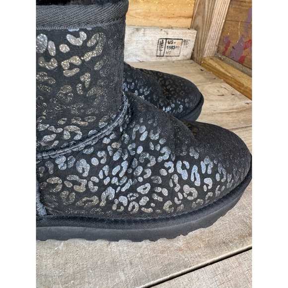 UGG Mini Snow leopard black leopard  Ankle boots size 8 - Picture 15 of 16